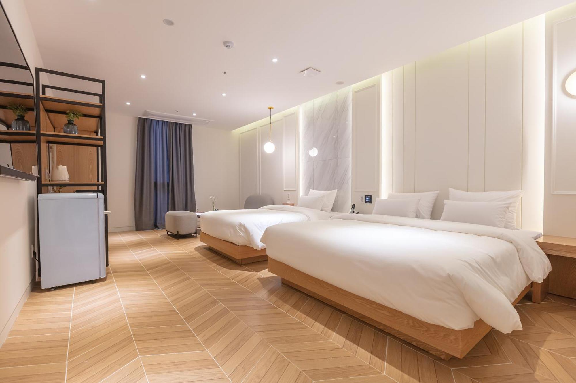 Nomad Hotel Gimhae Екстер'єр фото