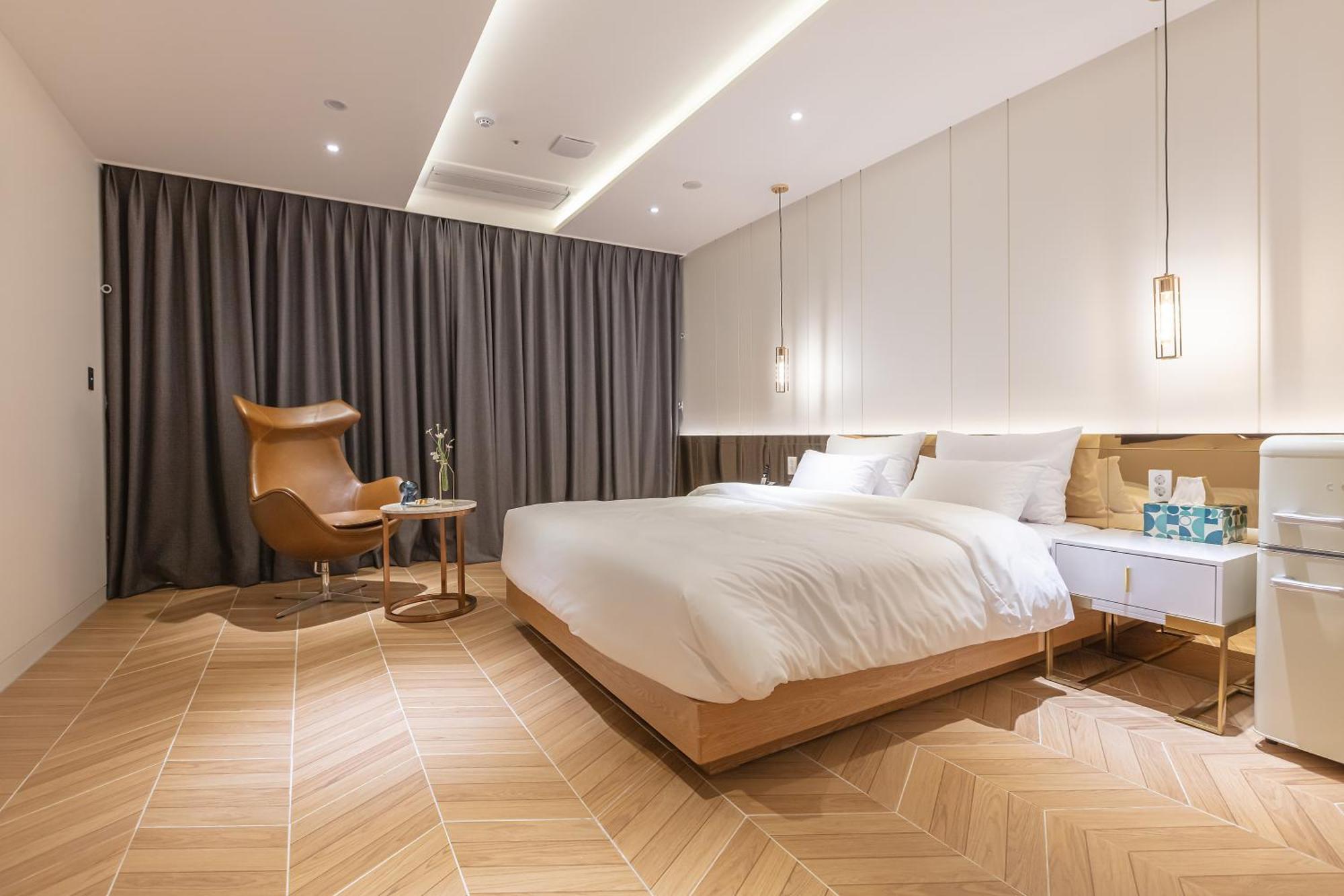 Nomad Hotel Gimhae Екстер'єр фото