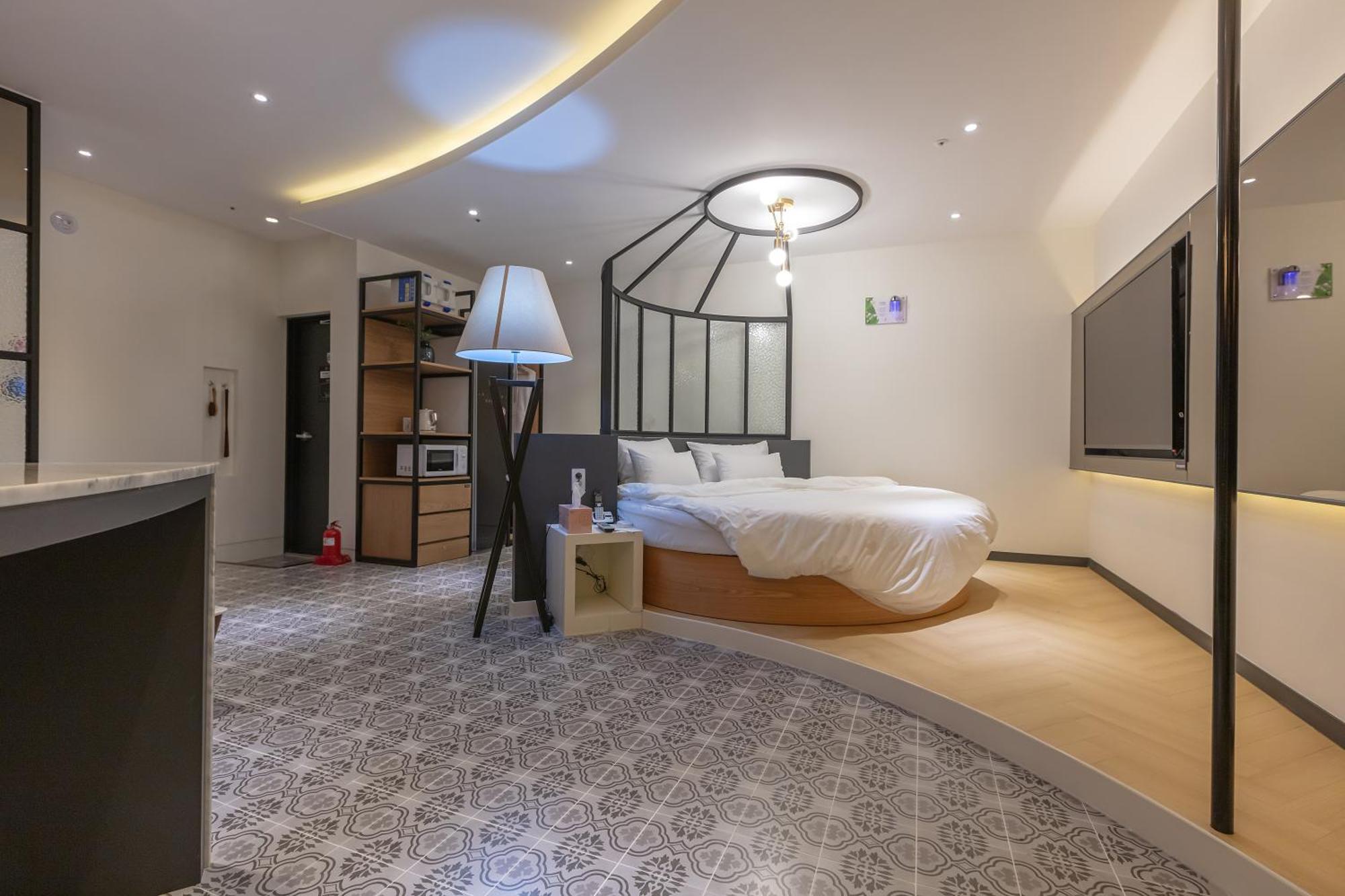 Nomad Hotel Gimhae Екстер'єр фото