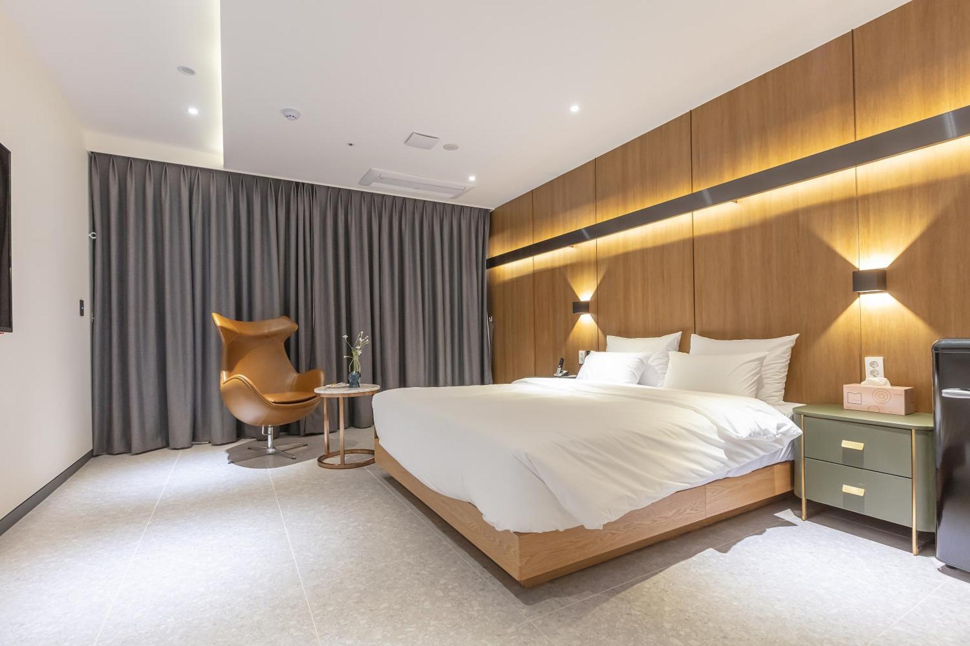 Nomad Hotel Gimhae Екстер'єр фото