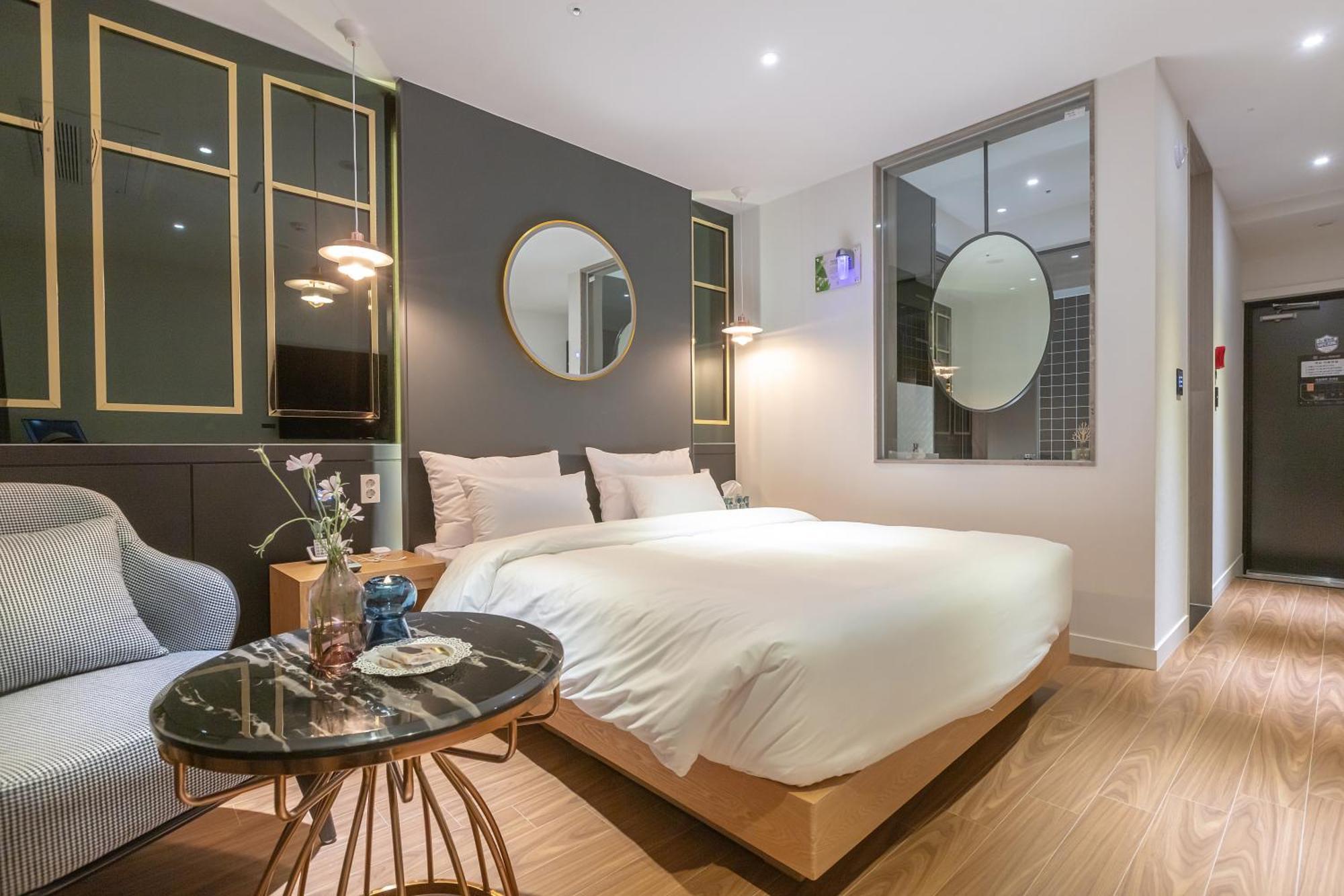 Nomad Hotel Gimhae Екстер'єр фото