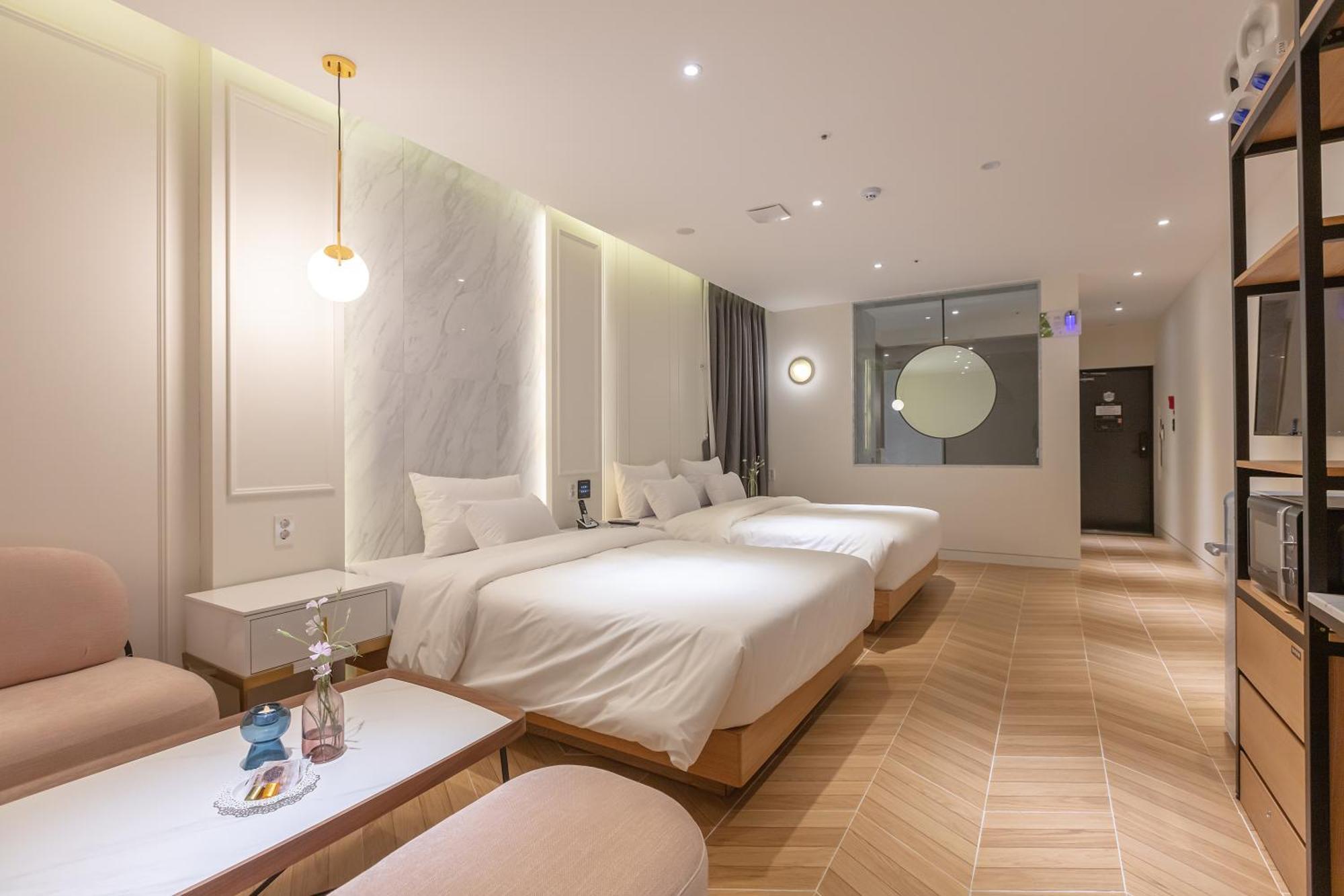 Nomad Hotel Gimhae Екстер'єр фото